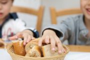 Los motivos nutricionales para que los escolares desayunen con pan